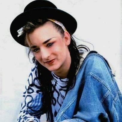 soy amante de la buena musica ,amo a boy GEORGE, y a MARC VEDO y a todos mis seguidores.