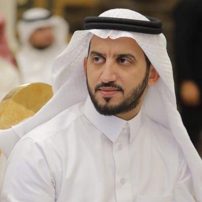 وما من يد إلا يد الله فوقها
أستاذ الأدب المقارن في الجامعة الإسلامية بالمدينة المنورة