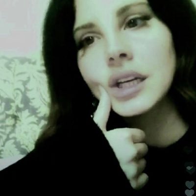 she!her.. edtwt and shtwt..｡:+* starving 4 lana :3