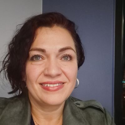 Soy Coach the vida y therapeuta Holistica y ayudao a sanar Relaciones.
I'm a life Coach and Holistic Tharapist
and help healing relationships.