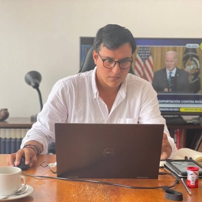 Politólogo ejerciendo periodismo | Digital Politics Researcher | Editor de Opinión @larepublica_pe | Director @perulegalpe | Correo: alejandro.cespedes@glr.pe