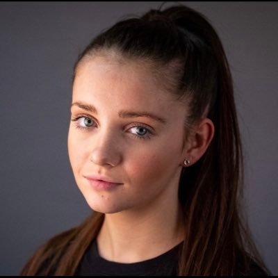 CourtneyBaine20's profile picture. eighteen x