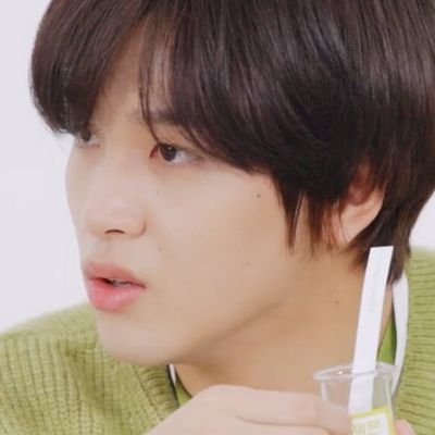 haechan, hendery . . . 🧸🧷 vote nct and wayv for better life !!