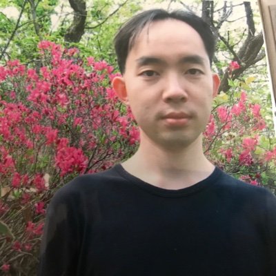 早稻田大學第二文學部卒業。私淑してゐる文學者、森鷗外の所謂「二本足の學者」であらせられる #小林秀雄 、 #福田恆存 、 #松原正 、そして #留守晴夫 氏。 #正字正假名 の #正統表記 で呟きます。寫眞、26歳當時（現在とはルックスが別人です）。