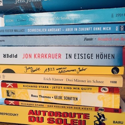 Bücher, Kunst, Kultur, Kulinarik, Comic, Krimi (oft aus der Asservatenkammmer, Hardboiled & Noir), #BossiundCrêpe, Columbo, Kaffee und ne Menge mehr...