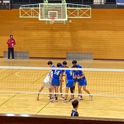 横浜国立大学男子バレーボール部の公式アカウントです。新歓情報や大会結果などを随時ツイートしていきます。バレー部に興味のある人は気軽にリプライやDMしてください。 練習時間 週3回 火・木 16:30～18:30 or 18:30～21:00 土 12:00〜15:00 or 18:00～21:00 #春から横国