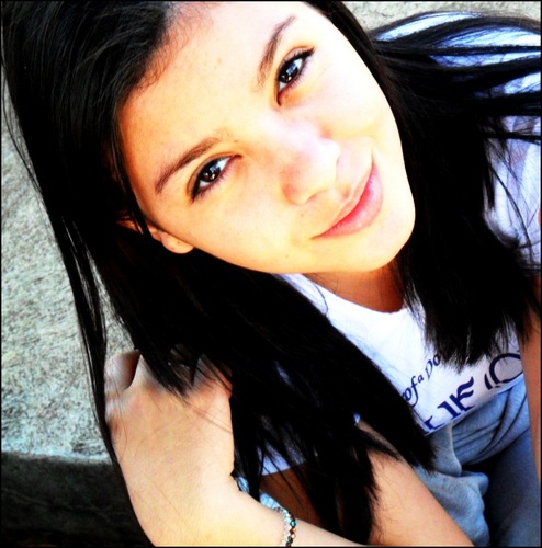 Não sei αmαr pelα metαde, não sei viver de mentirαs &' nem sei voαr com os pés no chão. Sou sempre eu mesmα, mαs com certezα não serei eu mesmα pαrα sempre