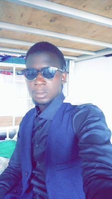 Modou thioune étudiant à la faculté des lettres et sciences humaines .