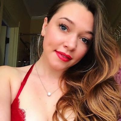 Elizabethalex45's profile picture. 