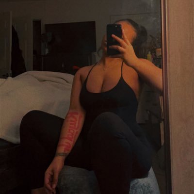 One time for my young grind! probably quoting nip shit 💙🏁IG:youluvcourtney snapchat:Gunn_thick