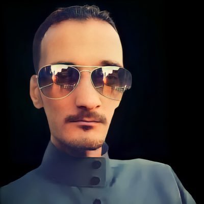 الحب كان زمان إخلاص كان إحساس، الحب الآن ينداس والخداع فيه أساس.👋