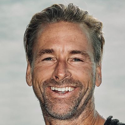 ❤️ Adéle, Viggo, Lukas, Louis, Niko & Amelia 🍀 co-founder @natruly_int 📚 nutrition & ExMBA 🏃 ironmans, kitesurf, skimo, tennis 🥩 holistic lifestyle