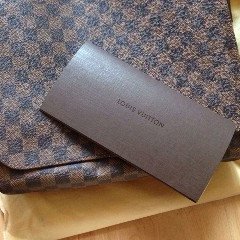 aelokak's profile picture. I  Travelling around the world