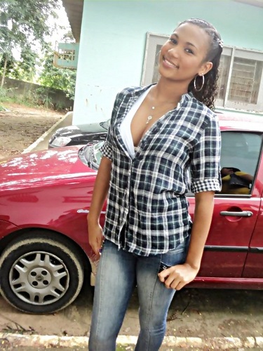Pernambucana, Técnica em Agropecuária, geminiana, 17 anos, observadora e comunicativa.