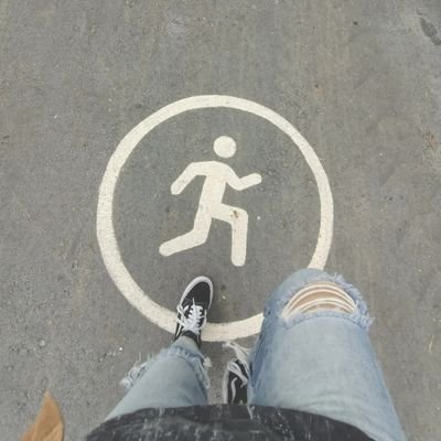 Howtosurvive_94's profile picture. ฉันเป็นบุคคล ล้มเหลว และ น่าผิดหวัง สำหรับตัวฉันเอง...