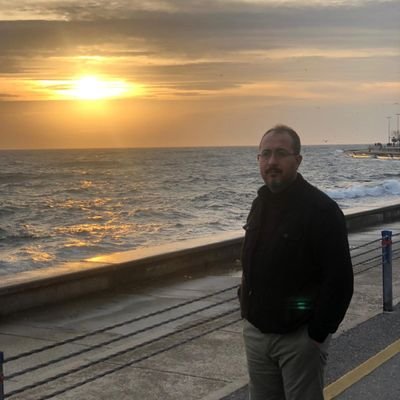 b_gulby's profile picture. A.Ü. Halkla İlişkiler
A.Ü. Sosyoloji


Yüreğime bir karanfil sokuludur ... benim göğsüme göğsüme vurup durur. I.Ö.