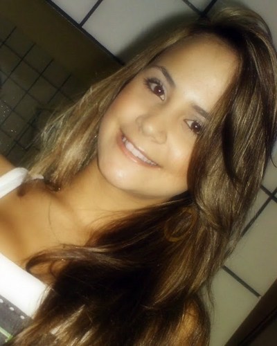 Yasmym'webber :
Sou do tiipo que não to nem ai pro oq pensam de miim.
Vivo do meu jeito o resto é (resto') *--*