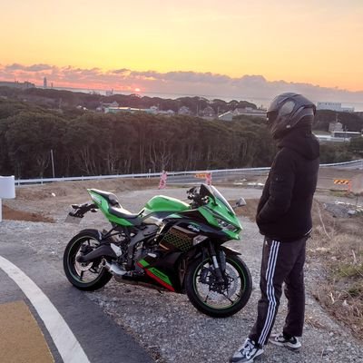 Norawareofgain0's profile picture. 現在：水道局工事勤務
アニメ・ゲーム・パチスロ・車・バイク好きのヲタクです。(っ˙༥˙🍊ｃ)Fate中毒者です。           （旧愛車）kawasaki：ZX-25R
                             （旧愛車）DUCATI：1198
（現愛車）NISSAN：180SX