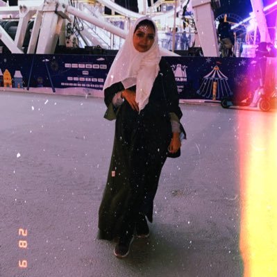 KhadeejahBu's profile picture. 💄🌱🐱🦕🌍🌌 "والمرء لا تشقيه إلاّ نفسه حاشاها الحياة أن تشقيه"