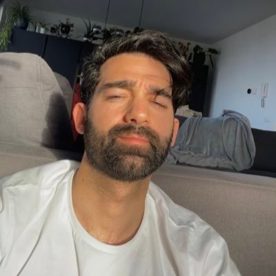 Cesare_Kurmanc's profile picture. • Art • Music • Philosophy •