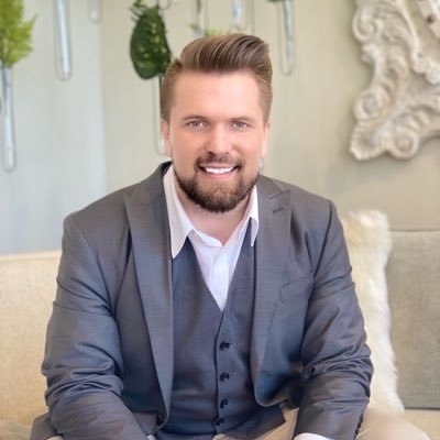 DavidEpps37's profile picture. UGA 2020 Not political, I’m economicool. 😎