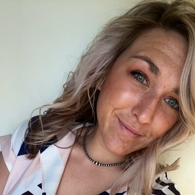 Big sister// coffee & stock enthusiast// boilermaker 2019