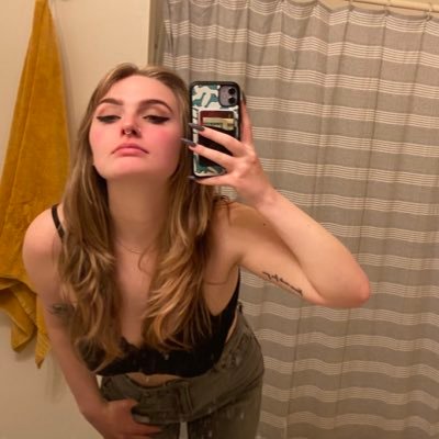 michguerr_'s profile picture. u love 2 hate me