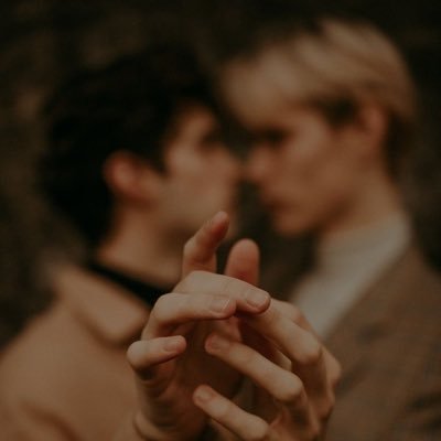 eruricoree's profile picture. things & pics that remind of eruri/ Levi & Erwin | dm for suggestions !