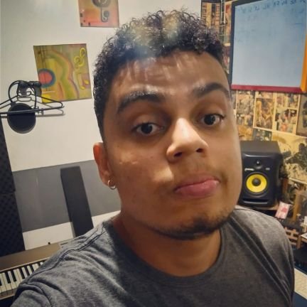 24y, Músico, São Paulino e o resto me chama pra tomar uma que te conto.