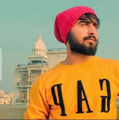 Writer📝
lafzo ke moti ko alfazoh me pirota Hoon,
shayri nhi aati mujhe, Mai to bs apne jazbaat kahta Hoon.