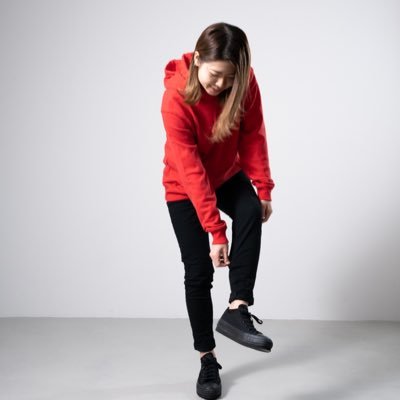 symr6_hic's profile picture. ASOBIBAR神戸三宮店 / 年商一億円の店舗の店長/ ㈱HIC/ 入社4年で歴代初の女店長/超絶人見知りからエンターテイナーのお店で店長になりました！/"継続は力なり"