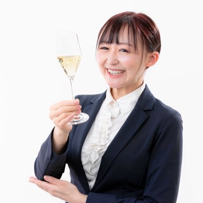 フリーランスで、ワインやコミュニケーション、朗読などの講師業をしています。さらに素敵な人生のお手伝いができると嬉しいです♪