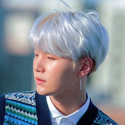 iloverjsdad's profile picture. this is @paprikaaa_ 's backup account.