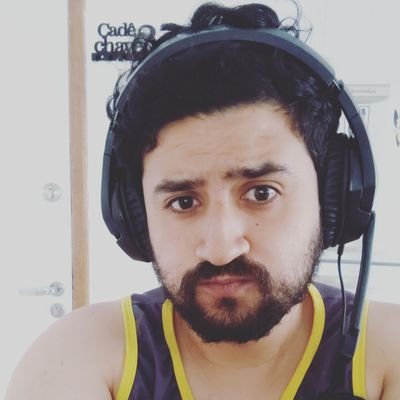 Streamer https://t.co/AKls7lUVAe jogador de joguinhos, garçom e divagante