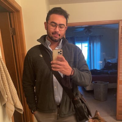 whoaitsrobert's profile picture. I’m only here for the memes tbh