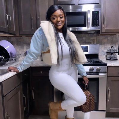 _kiraemoni's profile picture. What you think, you become| What you feel, you attract| What you imagine, you create. 👑