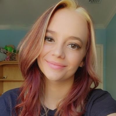 roxxlyy Profile Picture