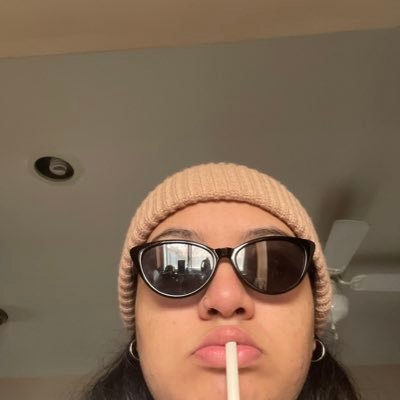 kmlarios's profile picture. 