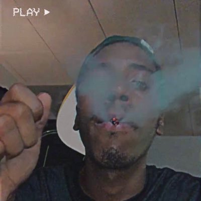 PLvyBxiiYzO's profile picture. 