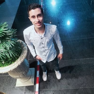 AlhsynMky's profile picture. تجاوزت اعاصير مرعبه هل تعتقد ان رياحك ستخيفني 🦂🙂