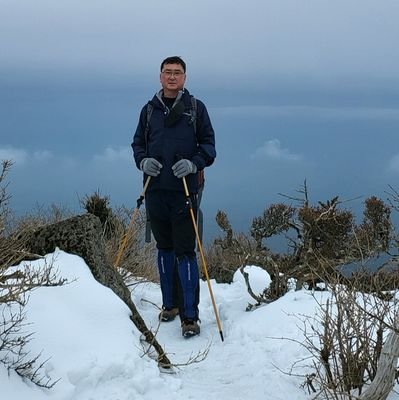 bagdeogje's profile picture. 길은없다. 누군가 걸어가고 누가 그를 따라 걸으면 길이된다. 그것이 곧 희망이다.