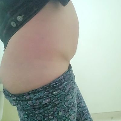 🔞 / they / 4 Mad disabled enby/ftx piss sluts sharing 1 (24y) body (prim unless signed) / 1250mL #fullbladder / #peedesperation #wetting #ftmomo