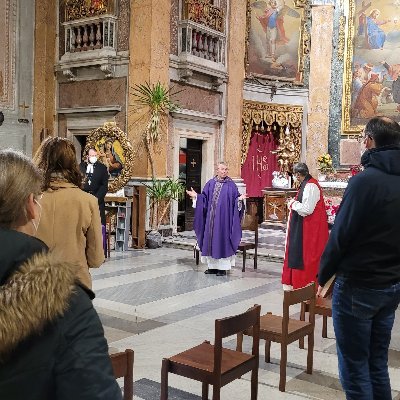 We're an international Catholic community that celebrates Mass together every Sunday at 11am in the centre of Rome.
#Catholicism #ecumenism #interreligious