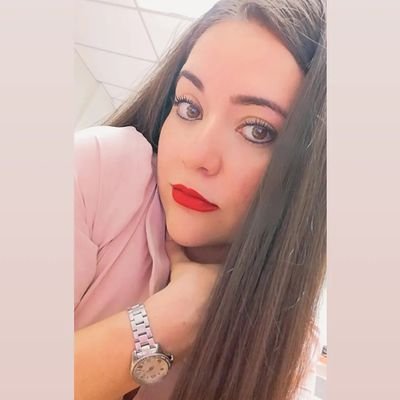 habrá un amor tan fuerte en tu vida que te destruirá por completo, después sólo amarás a trozos