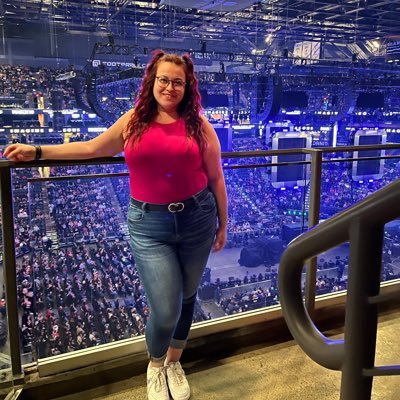 JulieJuls_'s profile picture. give my bestest friend ever some love ❤️ @seb42197_