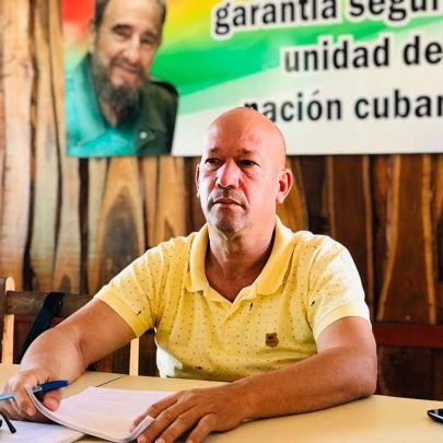 Intendente del @CAMCienaga, martiano, fidelista, comprometido con los ideales de la revolución cubana. 

#CiénagaDeZapata #Matanzas