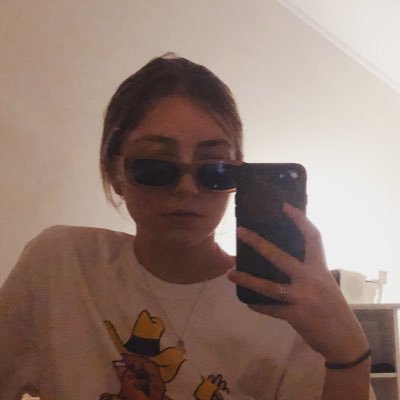 plzsharetheaux's profile picture. 