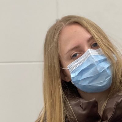 ViktoriiaBudun's profile picture. дід @lisa_lil_   Колонка мішаних думок