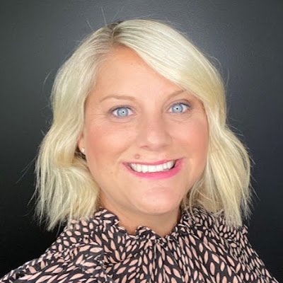 Best-Selling Author of Hello, Head, Meet Heart. CEO at SheShatters & SHEBURNS PODCAST 🤸♀️Teaching professionals how to burn bright and not burn out 🔥.