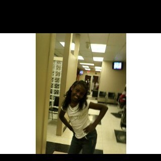 kallear's profile picture. im a vampire but im nice i just want friend we friend